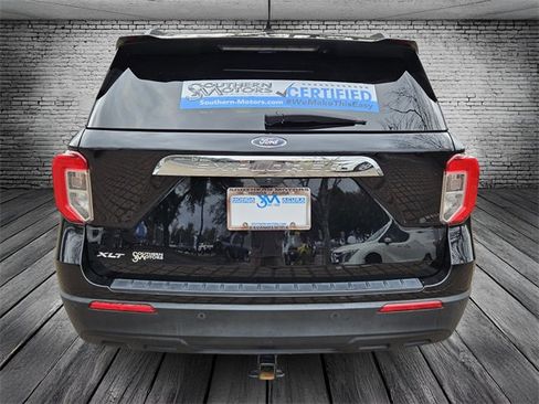 Used 2023 Ford Explorer XLT image 4