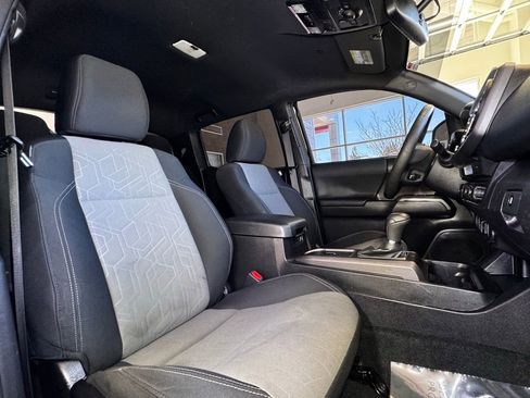 Used 2023 Toyota Tacoma TRD Off-Road w/ Advanced Technology Package image 52