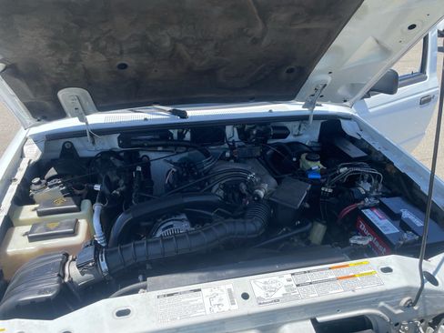 Used 2000 Ford Ranger XLT AWD/4WD image 12