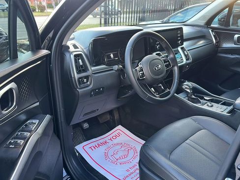 Used 2021 Kia Sorento S w/ Panoramic Sunroof Package image 9