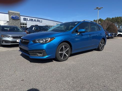 Used 2022 Subaru Impreza Premium image 2