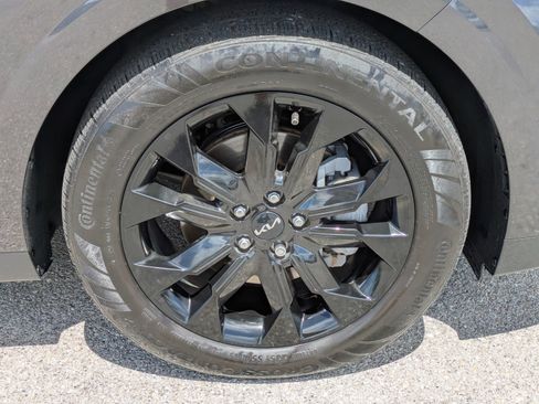 Used 2023 Kia Carnival SX FWD image 9