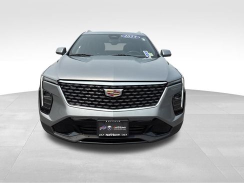 Used 2024 Cadillac XT4 Premium Luxury AWD/4WD image 2