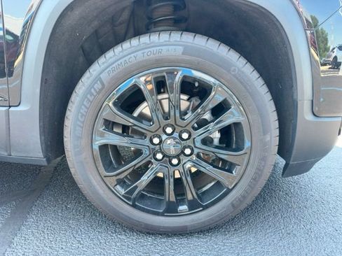 Used 2023 GMC Acadia SLE w/ Driver Convenience Package AWD/4WD image 5