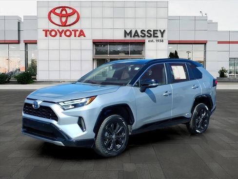 Used 2023 Toyota RAV4 XSE AWD/4WD image 7
