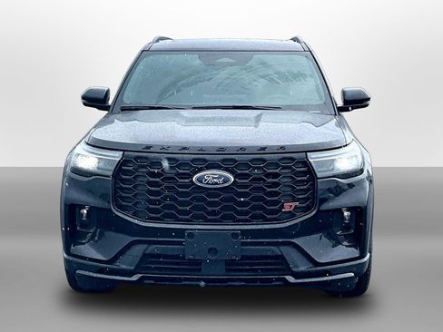 Used 2025 Ford Explorer ST AWD/4WD image 3