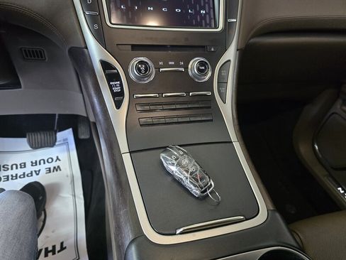 Used 2016 Lincoln MKX Reserve w/ Driver Assistance Package AWD/4WD image 28