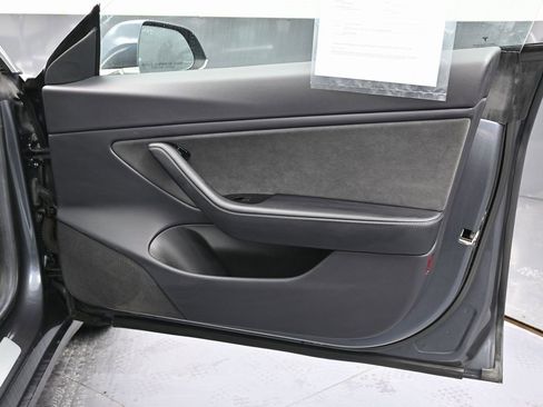 Used 2018 Tesla Model 3 Long Range image 39