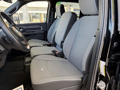 Used 2024 RAM 2500 Big Horn w/ Safety Group image 12