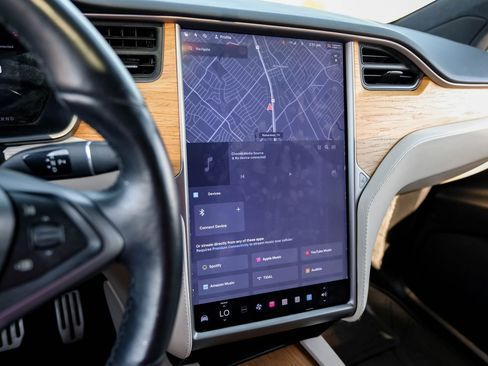 Used 2021 Tesla Model X Long Range image 31