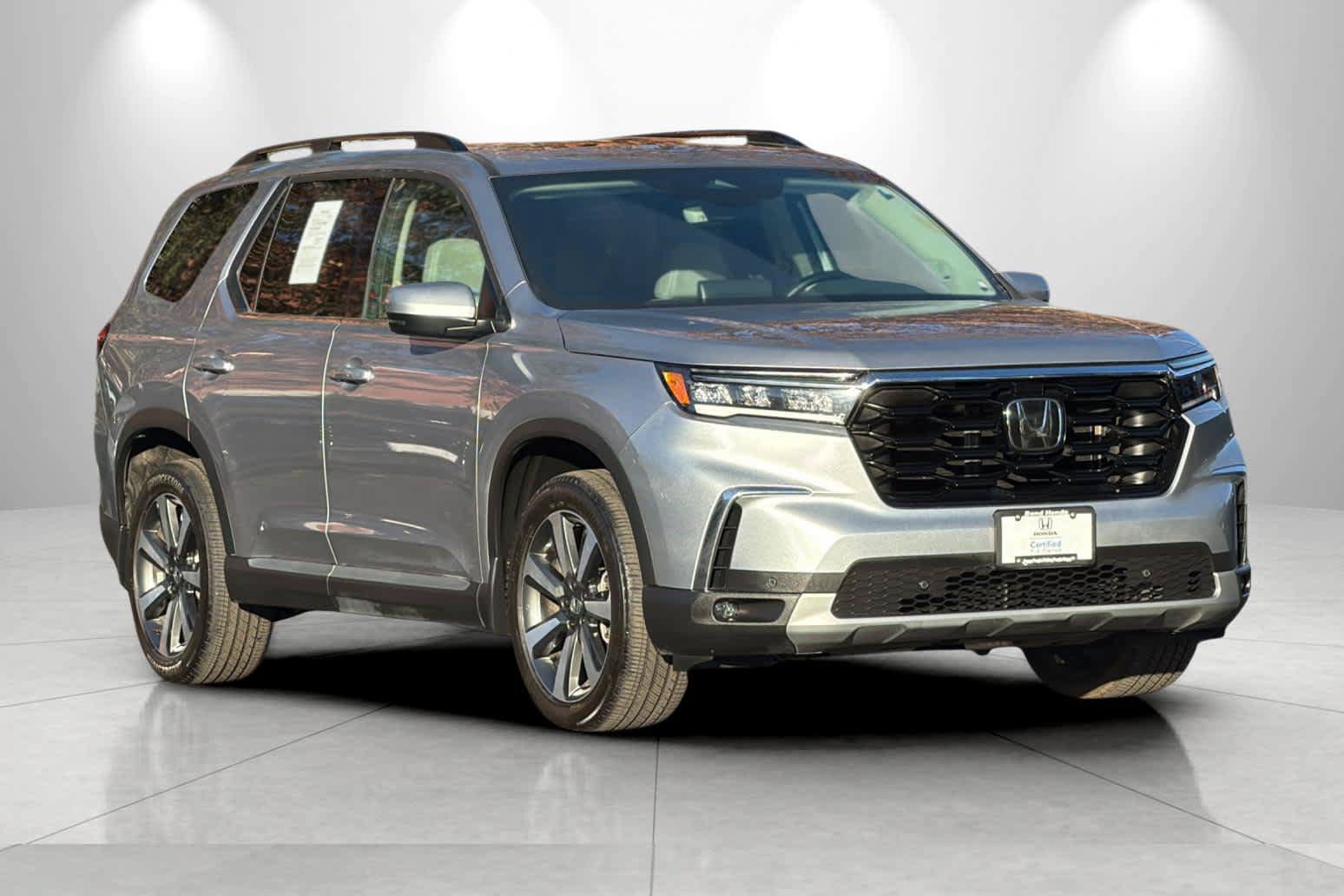Used 2023 Honda Pilot Touring image 9