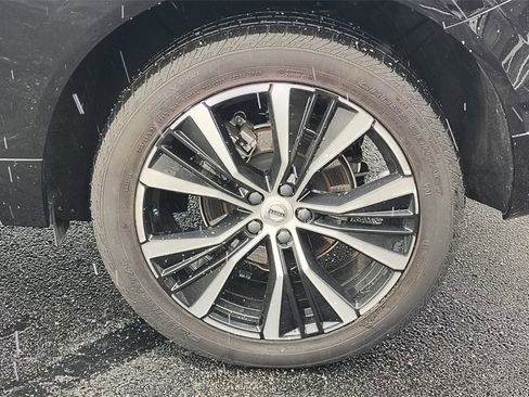 Used 2023 Volvo XC60 B5 Plus w/ Climate Package image 28