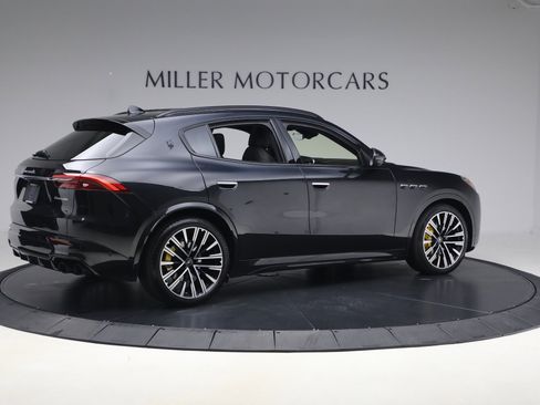 Certified 2023 Maserati Grecale Modena image 8