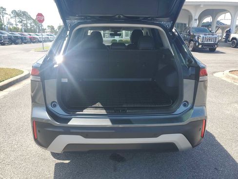 Used 2025 Volkswagen Tiguan SE FWD image 5