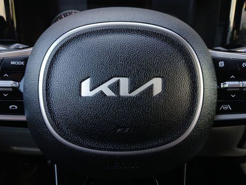 Used 2022 Kia Sorento S w/ Panoramic Sunroof Package FWD image 5