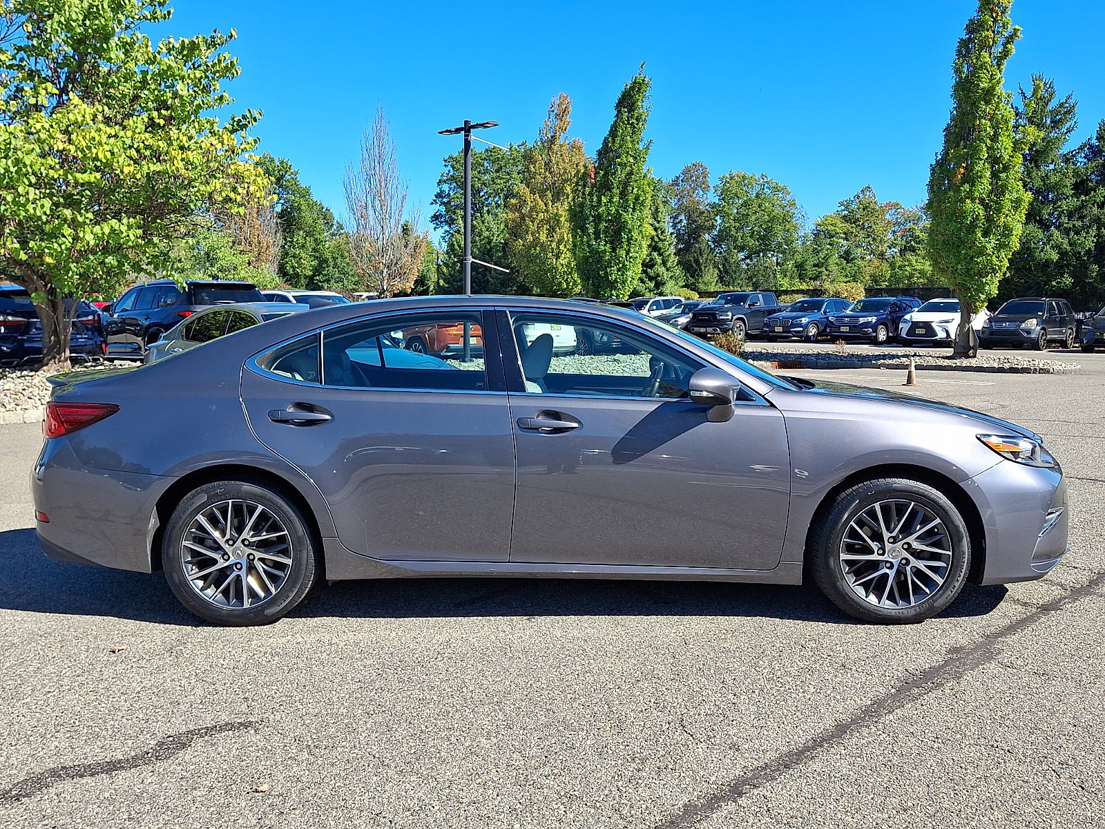 Used 2016 Lexus ES 350 w/ Navigation System Package FWD image 7