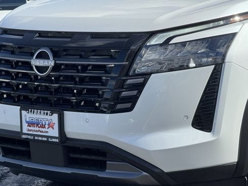 New 2026 Nissan Pathfinder Platinum AWD/4WD image 32