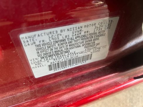 Used 2025 Nissan Versa SV w/ Trunk Package FWD image 29