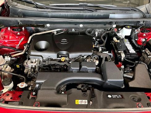 Used 2022 Toyota RAV4 LE FWD image 9