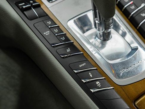 Used 2011 Porsche Panamera S image 25