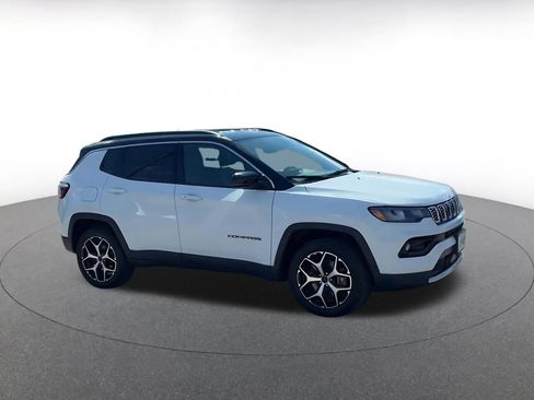 Used 2025 Jeep Compass Limited image 2