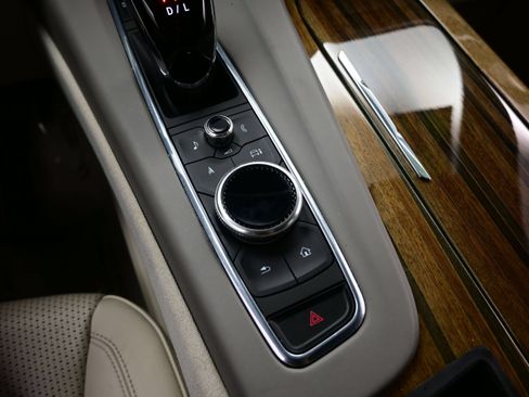 Used 2023 Cadillac Escalade ESV Premium Luxury Platinum AWD/4WD image 26