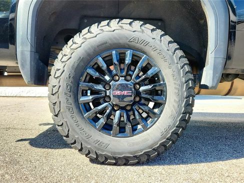 Used 2022 GMC Sierra 2500 SLE w/ SLE Convenience Package AWD/4WD image 2