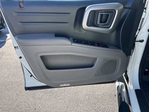 Used 2012 Honda Ridgeline RTL image 9