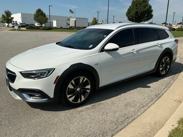 Used 2019 Buick Regal Essence w/ Driver Confidence Package I AWD/4WD image 3