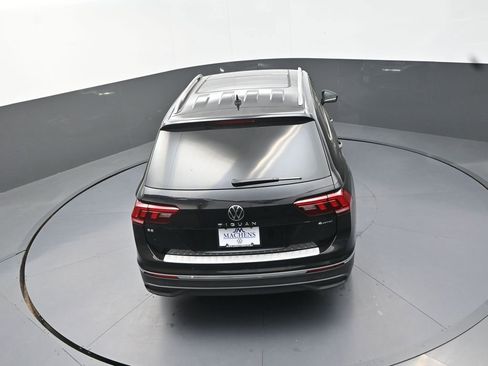 Used 2023 Volkswagen Tiguan SE w/ Panoramic Sunroof Package AWD/4WD image 20