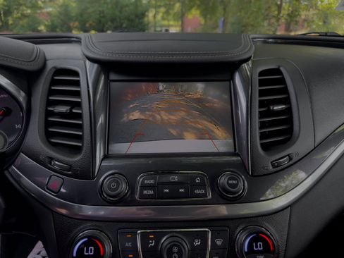 Used 2017 Chevrolet Impala LT w/ Convenience Package FWD image 11