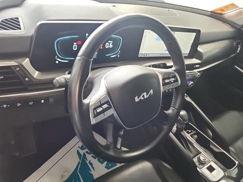 Used 2025 Kia Telluride S AWD/4WD image 6