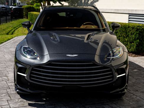 Used 2023 Aston Martin DBX 707 image 7