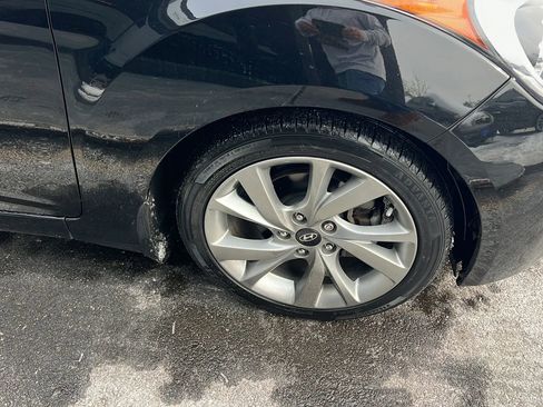 Used 2016 Hyundai Veloster image 12