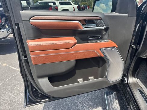 Used 2025 GMC Sierra 1500 Denali Ultimate AWD/4WD image 11