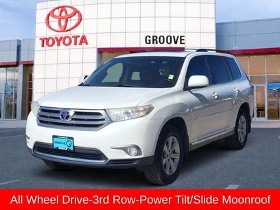 Used 2011 Toyota Highlander SE w/ Tow Pkg