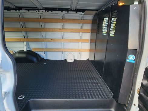 Used 2023 GMC Savana 2500 w/ Driver Convenience Package image 17