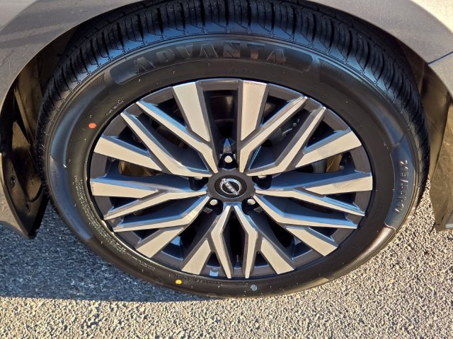 Used 2024 Nissan Altima 2.5 SV w/ SV Premium Package FWD image 10