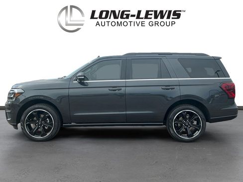 Used 2024 Ford Expedition Limited AWD/4WD image 2