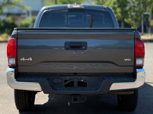 Used 2019 Toyota Tacoma SR5 AWD/4WD image 4