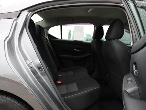 Certified 2022 Nissan Sentra SV image 11