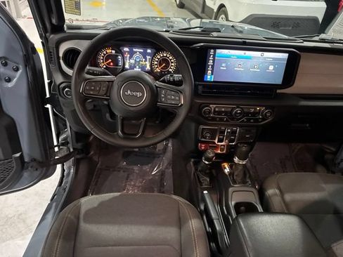 Used 2024 Jeep Wrangler Unlimited Sport AWD/4WD image 28