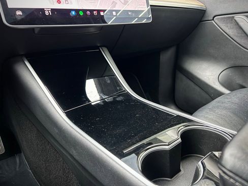 Used 2021 Tesla Model Y Long Range image 61