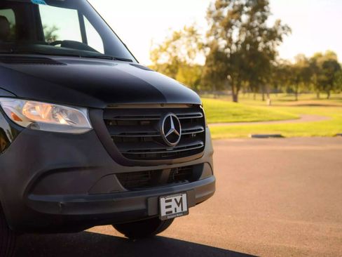 Used 2019 Mercedes-Benz Sprinter 2500 image 11