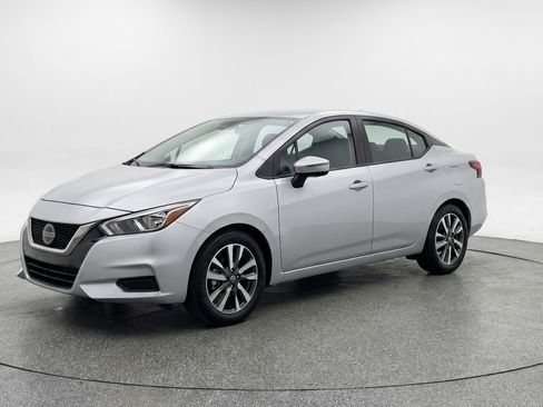 Used 2025 Nissan Versa SV FWD image 3