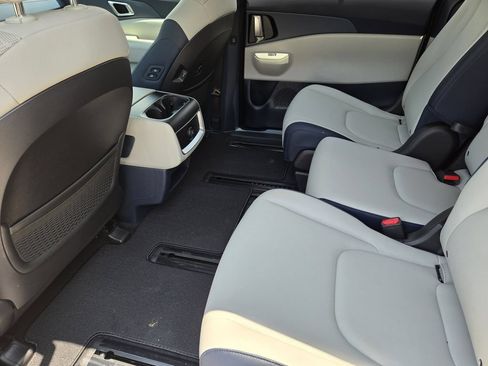 New 2026 Kia Carnival EX FWD image 19