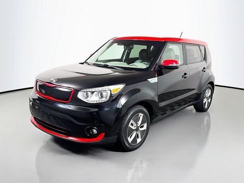Used 2017 Kia Soul EV + FWD image 3