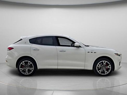 Used 2023 Maserati Levante GT AWD/4WD image 5