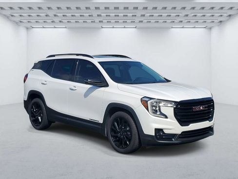 Used 2023 GMC Terrain SLT w/ Elevation Edition FWD image 1