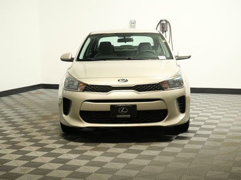 Used 2018 Kia Rio S image 2